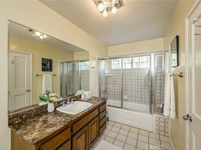 1042 E Tujunga Ave, Burbank CA 91501