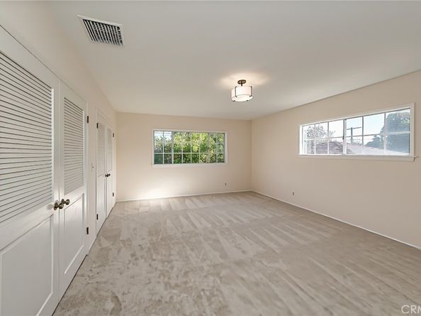 1042 E Tujunga Ave, Burbank CA 91501