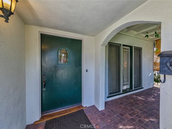 1042 E Tujunga Ave, Burbank CA 91501