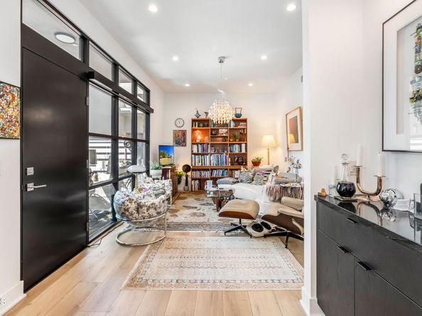 178 S Euclid Avenue 402, Pasadena CA 91101