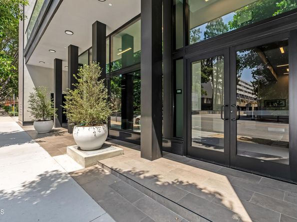 178 S Euclid Avenue 402, Pasadena CA 91101