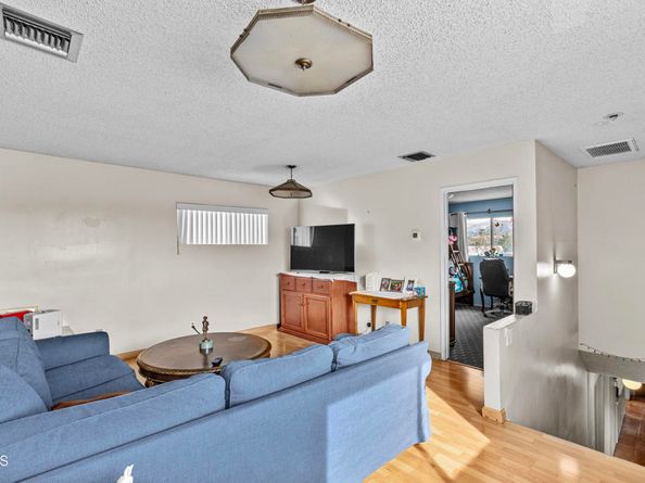 1920 1922 Mellon Avenue, Los Angeles CA 90039