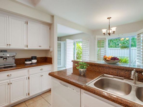 8037 Caminito Mallorca, La Jolla CA 92037