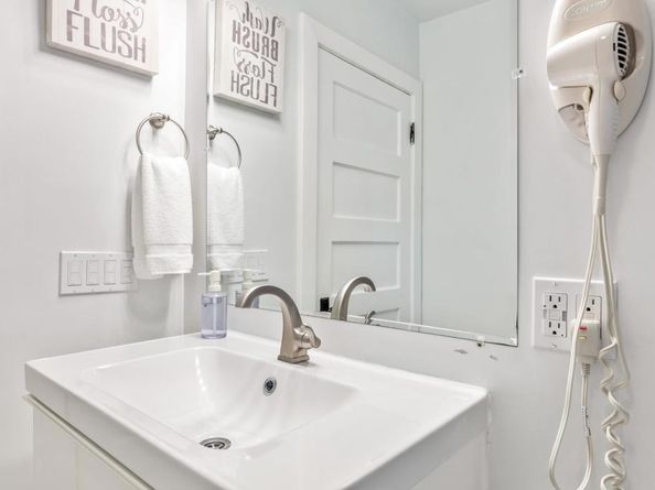 2432 3Rd Street, Santa Monica CA 90405