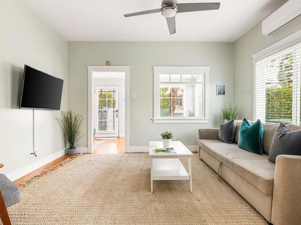 2432 3Rd Street, Santa Monica CA 90405