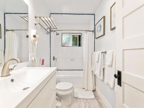 2432 3Rd Street, Santa Monica CA 90405