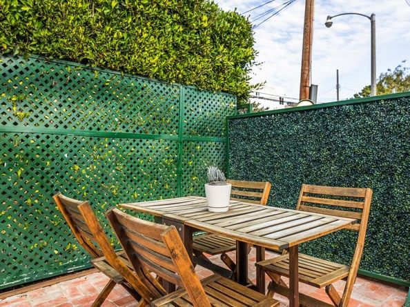 2432 3Rd Street, Santa Monica CA 90405