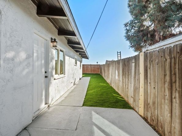 5033 La Paz Dr, San Diego CA 92113