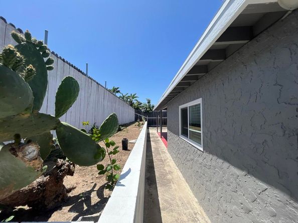 127 ave  de la madrid, San Ysidro CA 92173