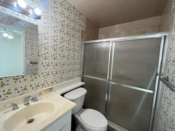 127 ave  de la madrid, San Ysidro CA 92173