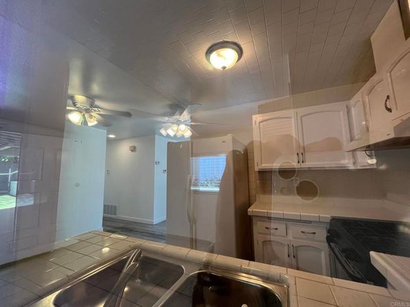 127 ave  de la madrid, San Ysidro CA 92173