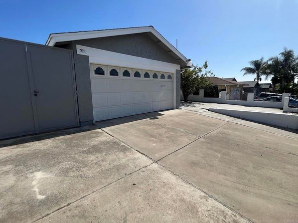 127 ave  de la madrid, San Ysidro CA 92173