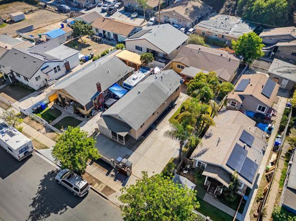 3813  15 Birch Street, San Diego CA 92113