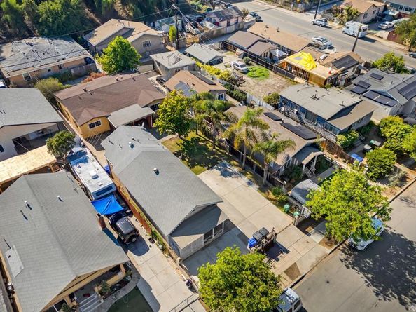 3813  15 Birch Street, San Diego CA 92113