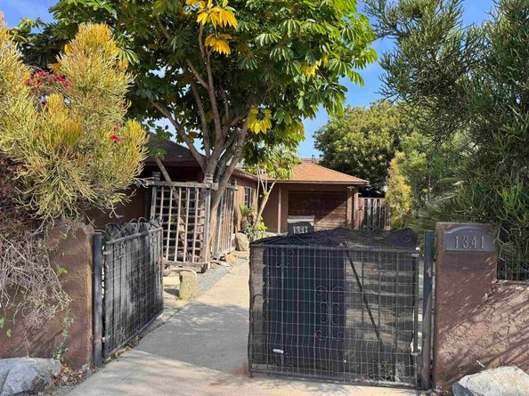 1341 E 4th Street, National City CA 91950