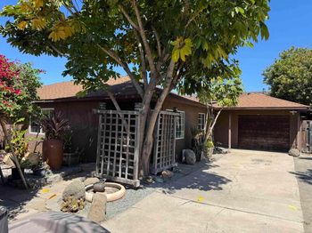 1341 E 4th Street