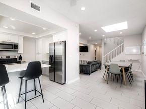 6809 11 Corintia Street, Carlsbad CA 92009