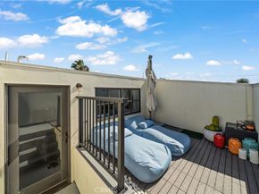 1100 E 3rd Street 205, Long Beach CA 90802