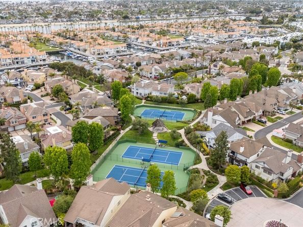 6264 Napoli Court, Long Beach CA 90803