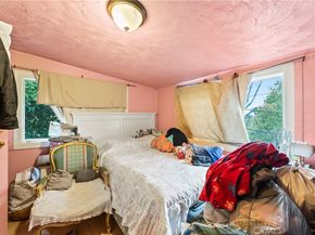 2424 West Boulevard, Los Angeles CA 90016