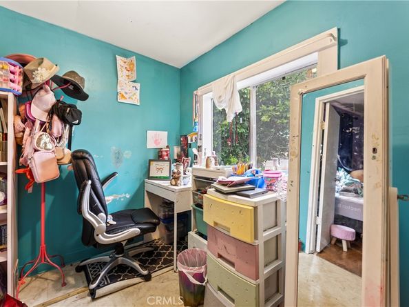 2424 West Boulevard, Los Angeles CA 90016