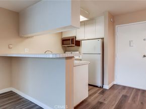 5585 E Pacific Coast 140, Long Beach CA 90804