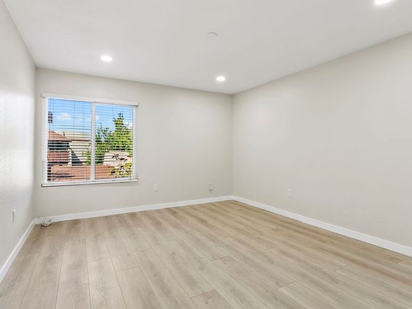 1030 W MacArthur Boulevard 132, Santa Ana CA 92707