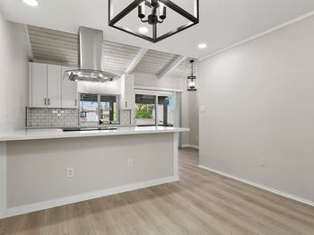 1030 W MacArthur Boulevard