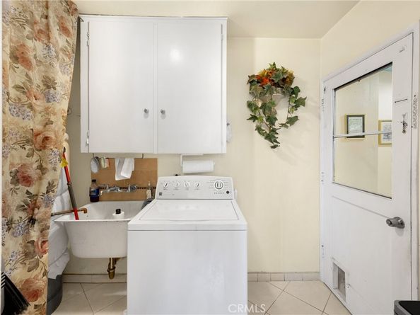 412 E Camile Street, Santa Ana CA 92701