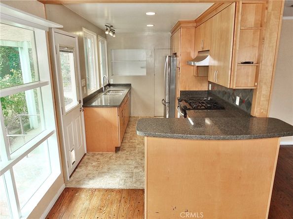 6040 W 76th Street, Los Angeles CA 90045