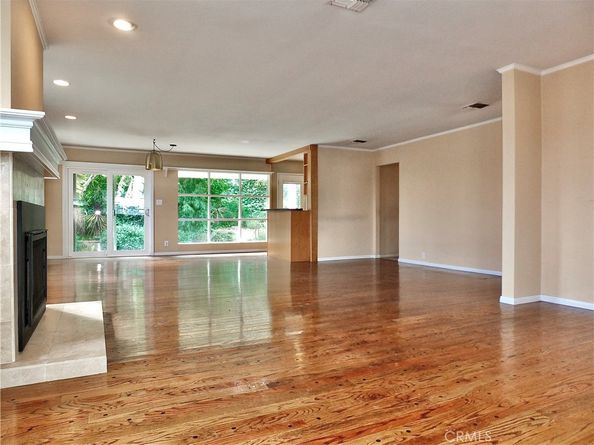 6040 W 76th Street, Los Angeles CA 90045