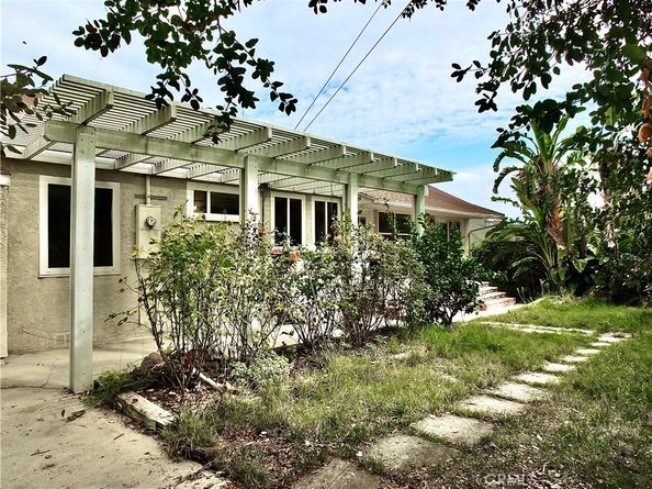 6040 W 76th Street, Los Angeles CA 90045