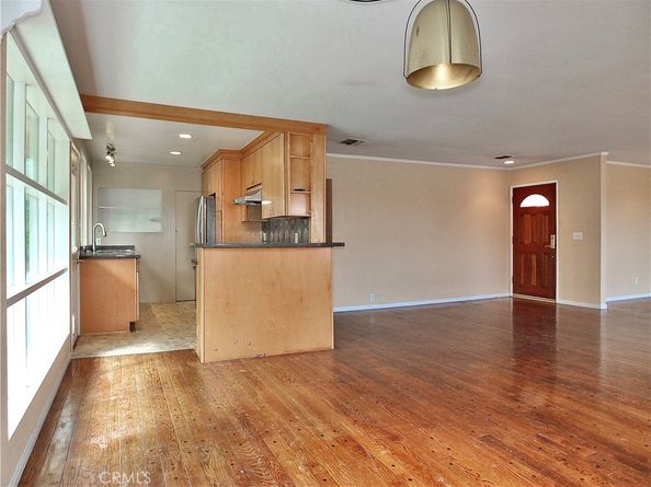 6040 W 76th Street, Los Angeles CA 90045