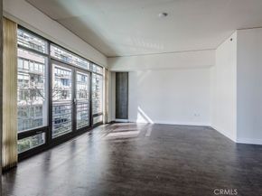 1111 S Grand, Los Angeles CA 90015