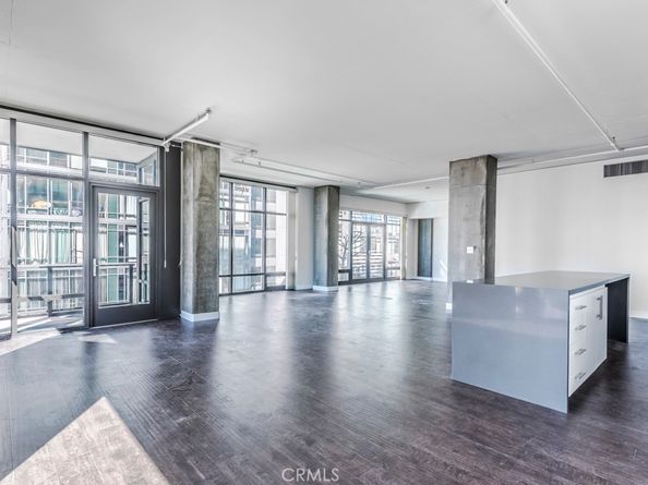 1111 S Grand, Los Angeles CA 90015