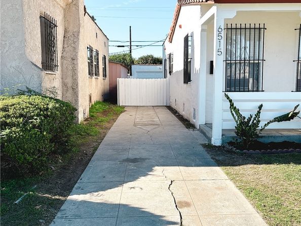 6515 Cimarron, Los Angeles CA 90047