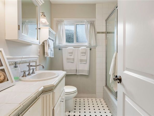 7022 E Peabody, Long Beach CA 90808