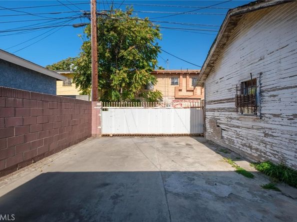 1139 E 82nd, Los Angeles CA 90001