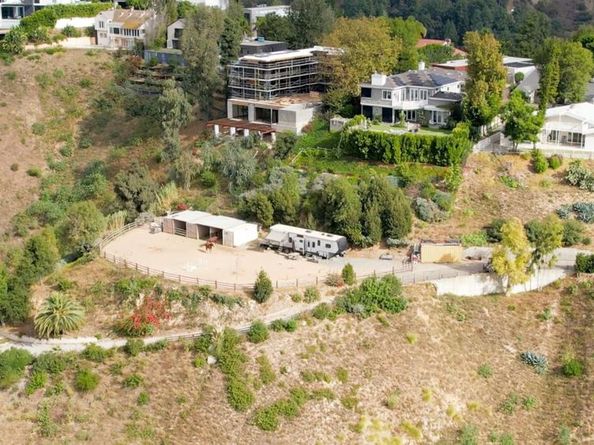 1119 Linda Flora Drive, Los Angeles CA 90049