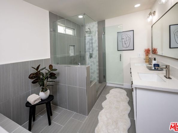 2122 S Harcourt Avenue, Los Angeles CA 90016