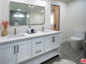 2122 S Harcourt Avenue, Los Angeles CA 90016