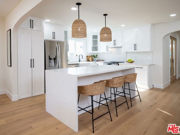 2122 S Harcourt Avenue, Los Angeles CA 90016