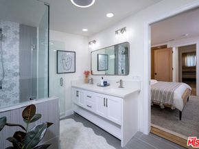 2122 S Harcourt Avenue, Los Angeles CA 90016