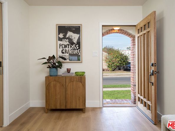 2122 S Harcourt Avenue, Los Angeles CA 90016