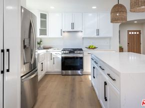 2122 S Harcourt Avenue, Los Angeles CA 90016