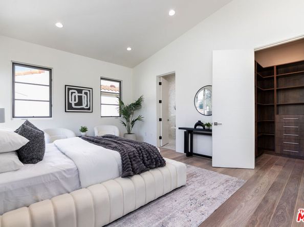 526 N Plymouth Boulevard, Los Angeles CA 90004