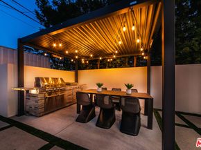 526 N Plymouth Boulevard, Los Angeles CA 90004