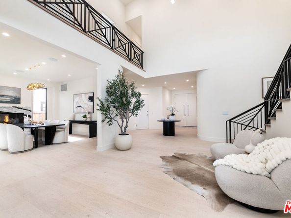 526 N Plymouth Boulevard, Los Angeles CA 90004