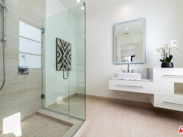 526 N Plymouth Boulevard, Los Angeles CA 90004