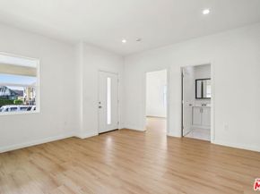 227 W 41st Street, Los Angeles CA 90037